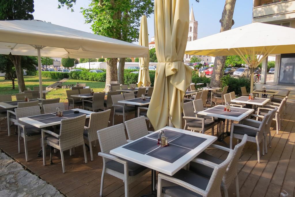زادار Bed And Breakfast Four Rooms المظهر الخارجي الصورة