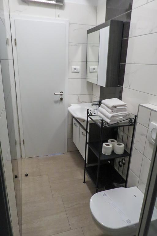 زادار Bed And Breakfast Four Rooms المظهر الخارجي الصورة